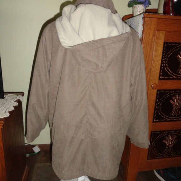 Outbrook Woman Plus Size 1x Coat - Picture 4 of 6